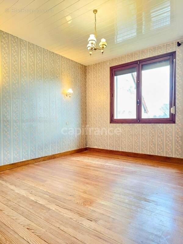 Maison à MONCHY-SUR-EU