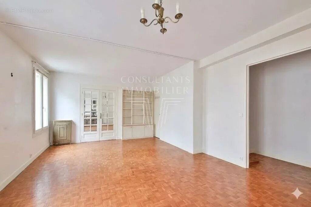 Appartement à PARIS-15E