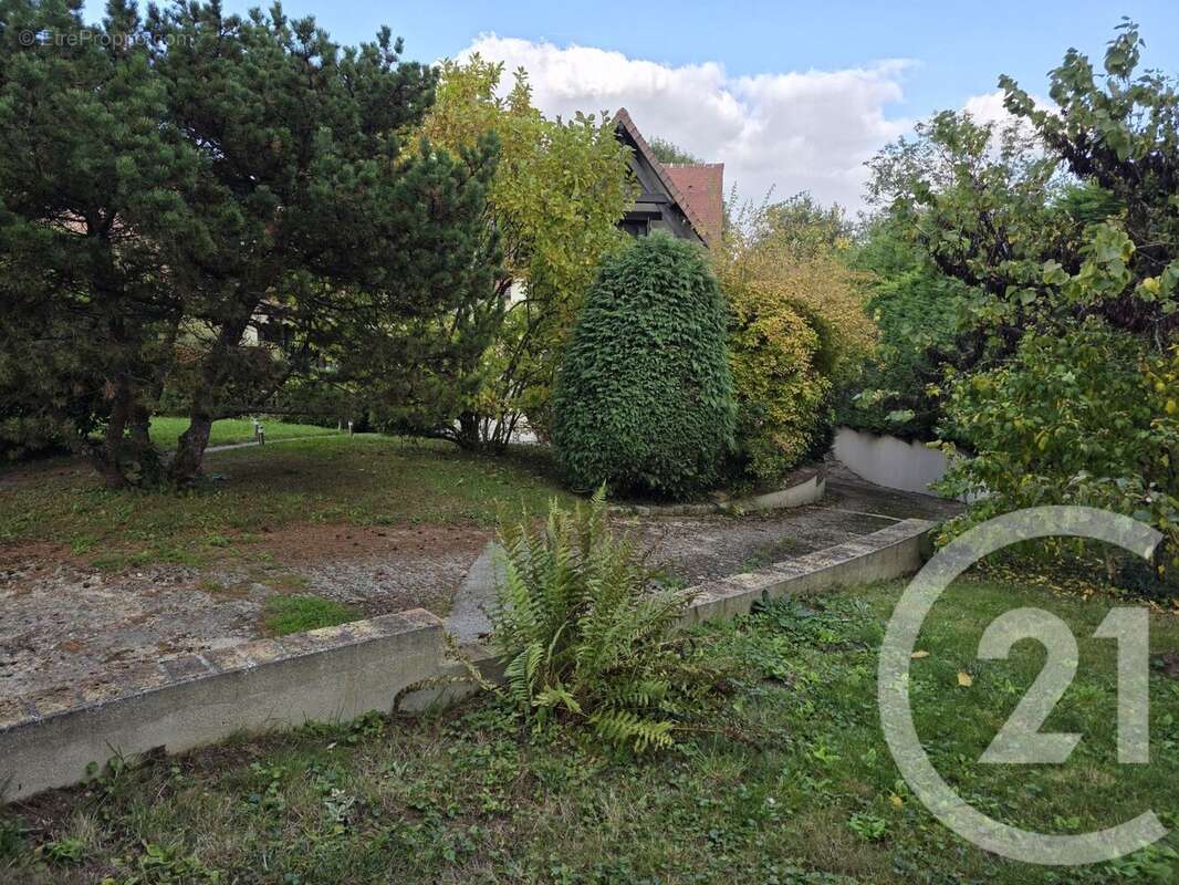 Maison à DAMMARTIN-EN-GOELE