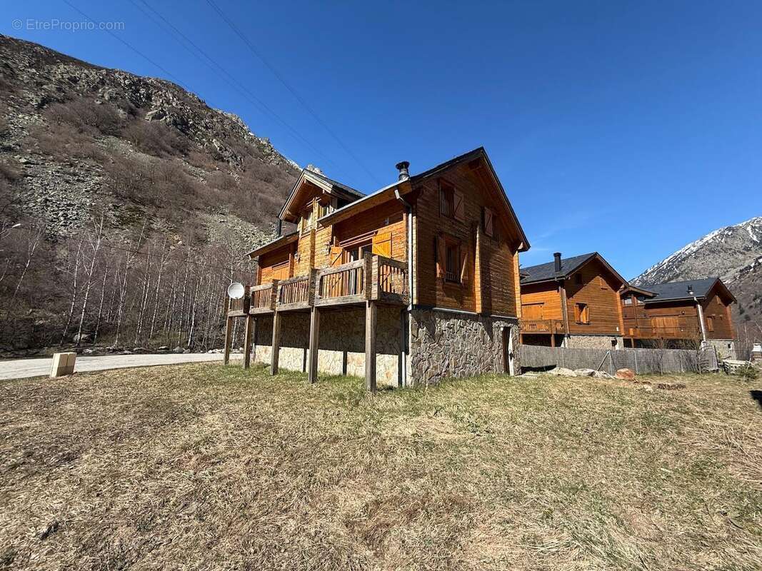  - Maison à L'HOSPITALET-PRES-L'ANDORRE