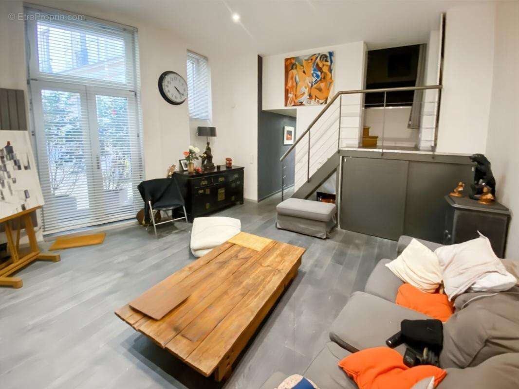 Commerce à PARIS-5E