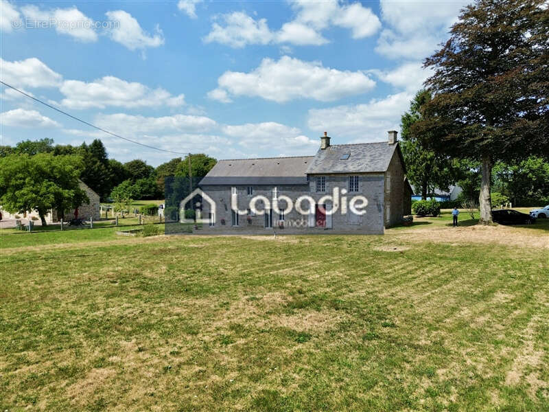 Maison en pierres avec dépendances à 10km de Vire - photo 14