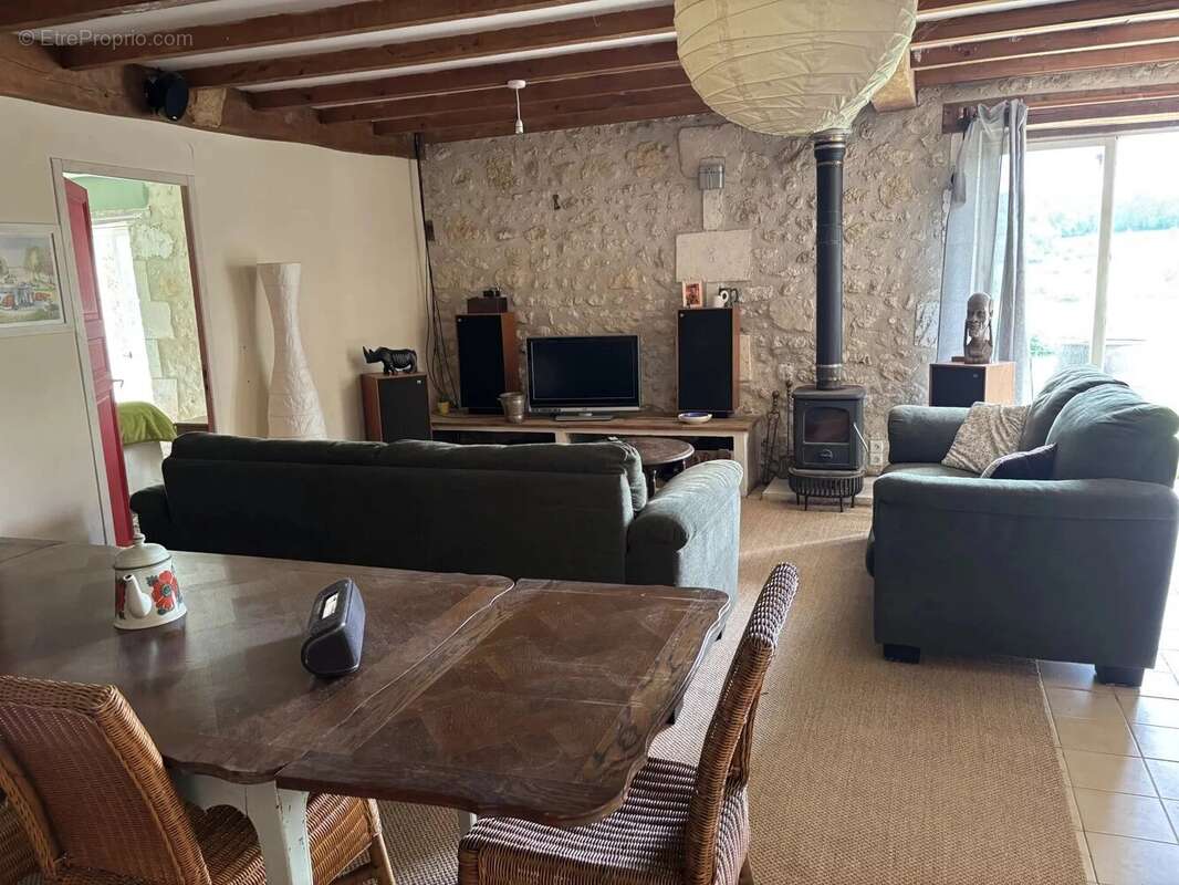 Maison à AUBETERRE-SUR-DRONNE