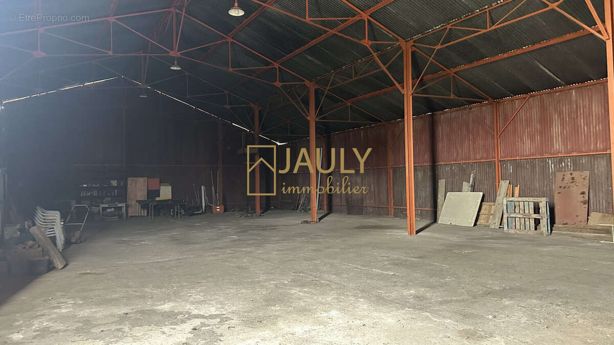 Commerce 360 m² à Meaux  - photo 5