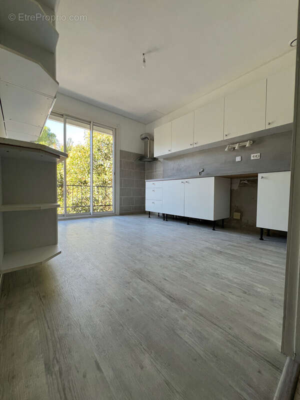 Appartement à MAUGUIO