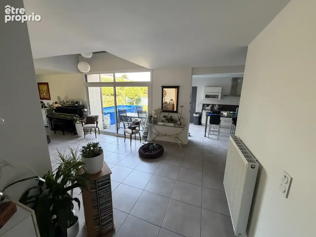 Pavillon familial en résidence, bâtie sur 610 m2. - photo 3