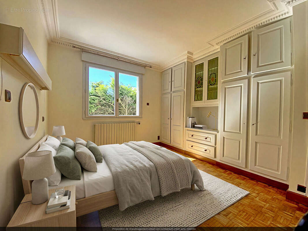 Maison à SAINT-PRYVE-SAINT-MESMIN