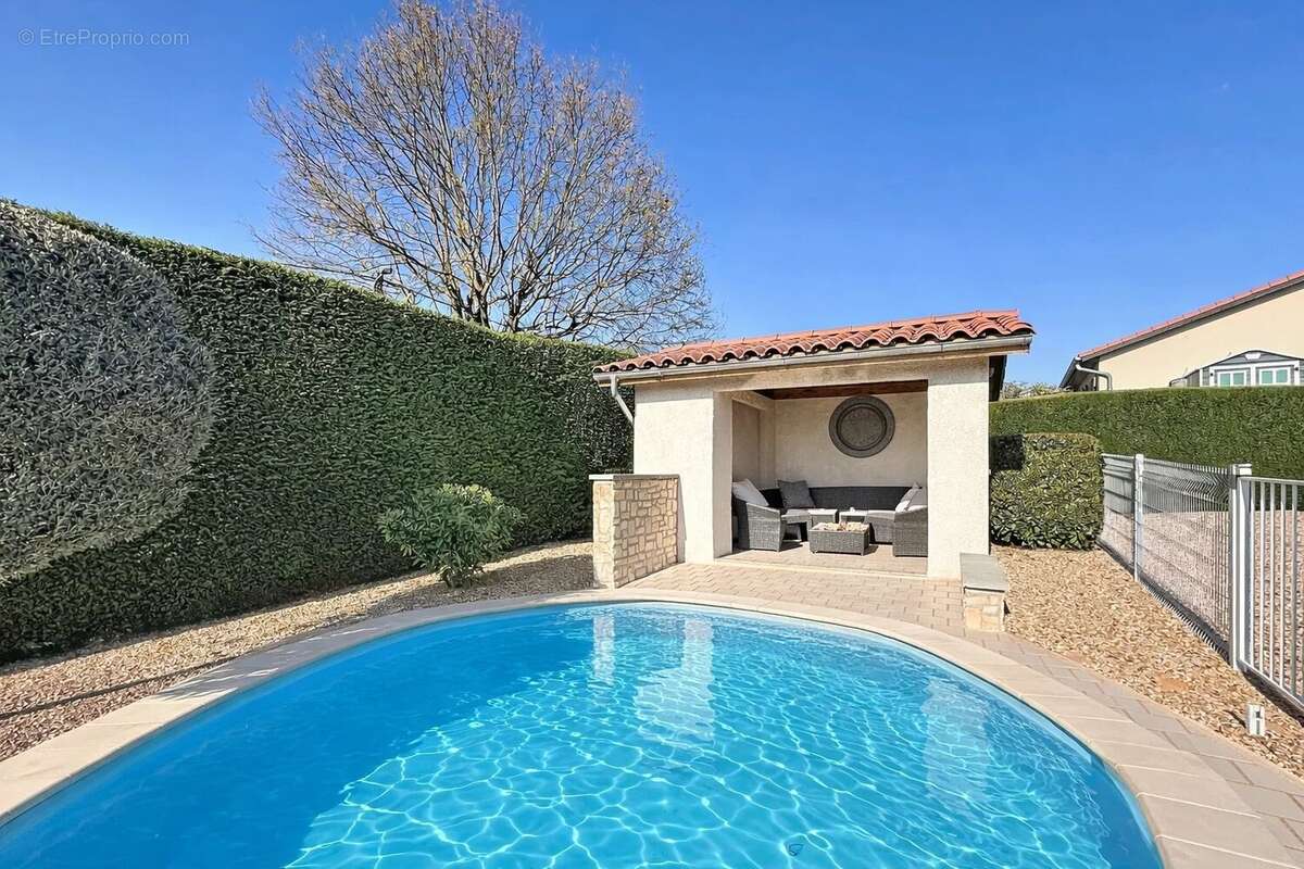 Maison à MONTMERLE-SUR-SAONE