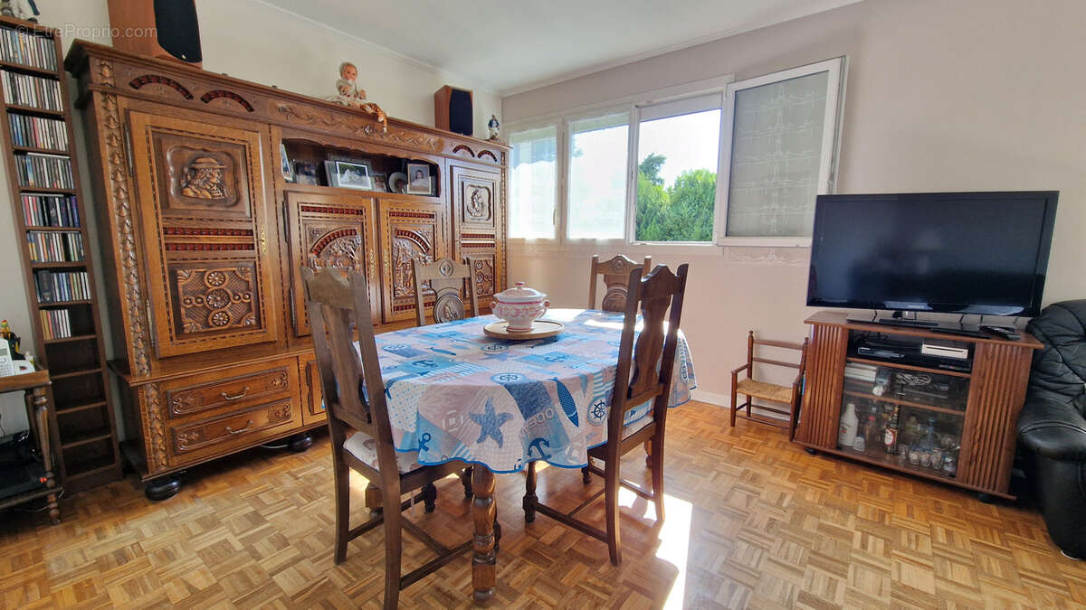 A fosses - pavillon mitoyen de 4 pieces. - photo 2