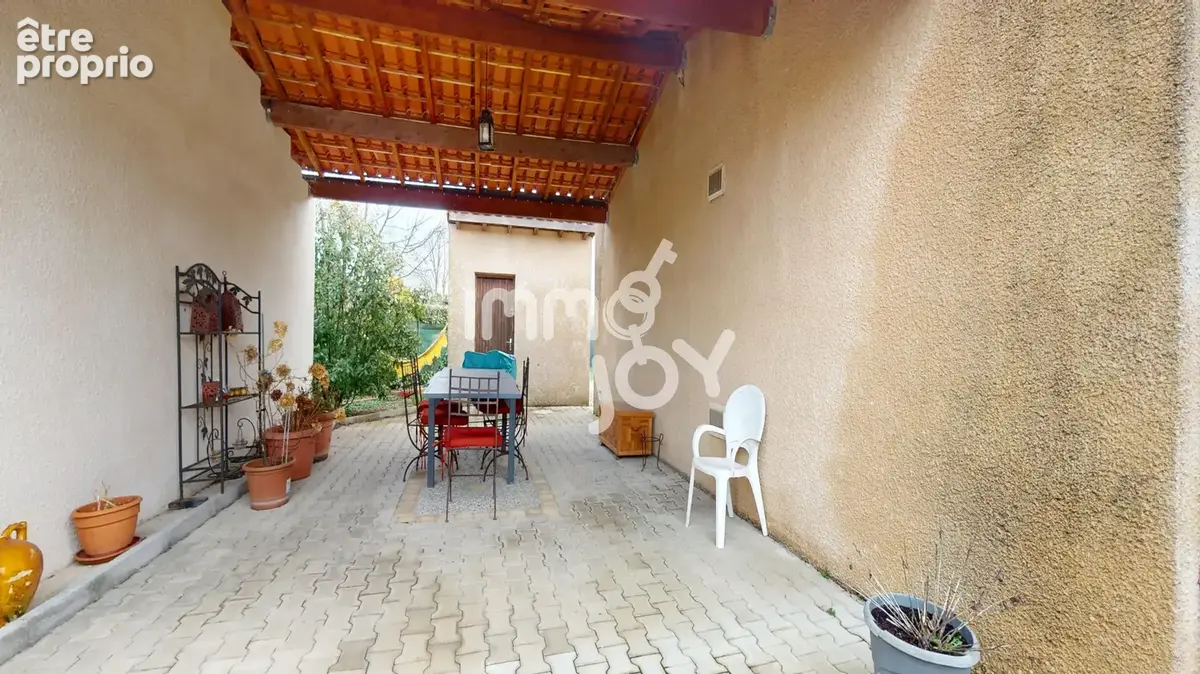 Maison de 120 m2 de plain-pied avec garage et piscine - photo 13
