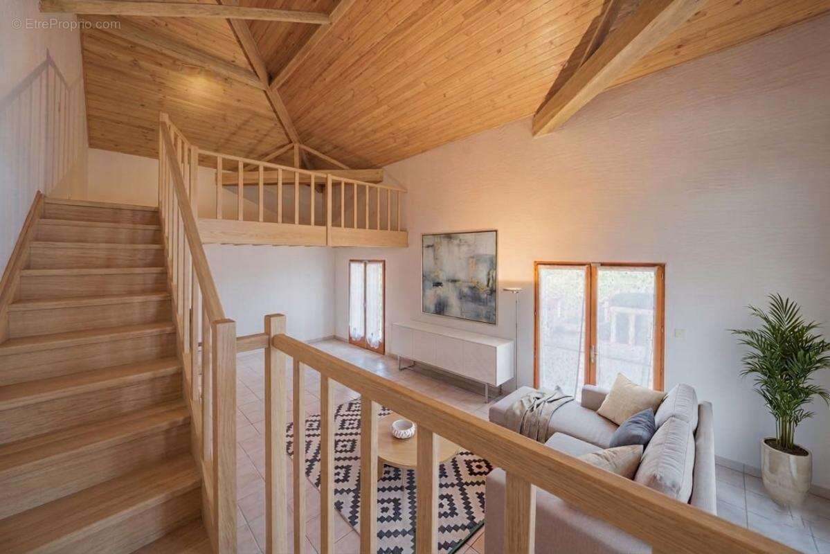 Maison à CHAVANOZ