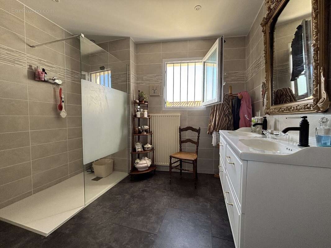 Pavillon plan-pied + studio indépendant + dépendances - photo 8