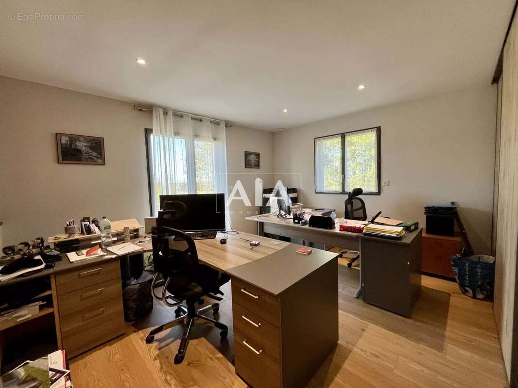 Maison à NANTEUIL-EN-VALLEE