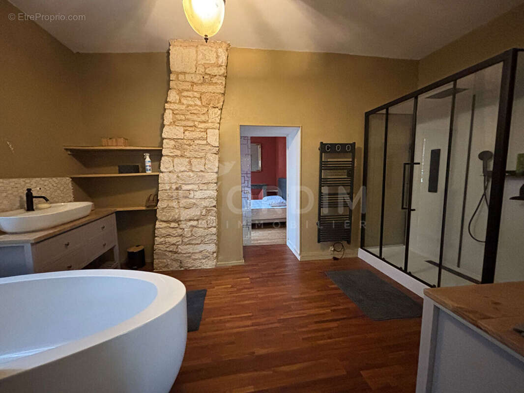 Maison à SAINT-MARTIN-SUR-ARMANCON