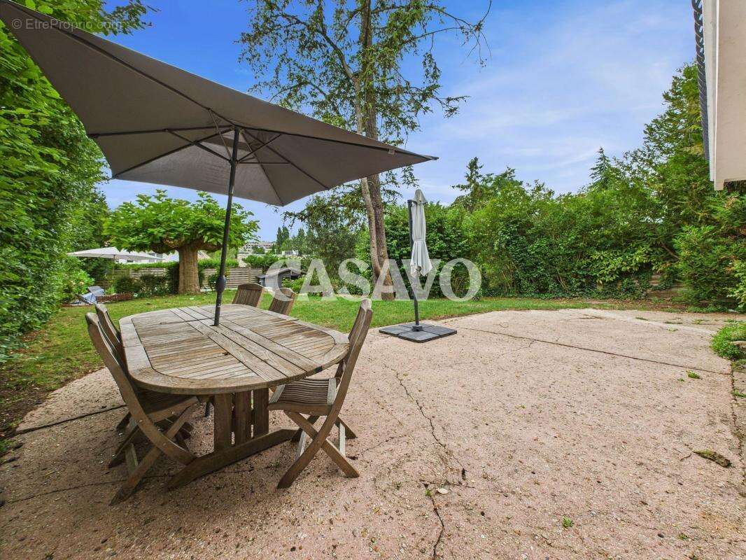 Maison à LE PLESSIS-ROBINSON