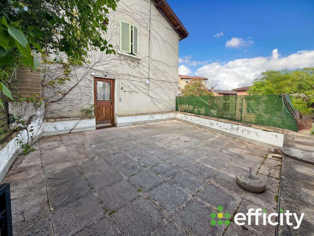Appartement à ALBIGNY-SUR-SAONE