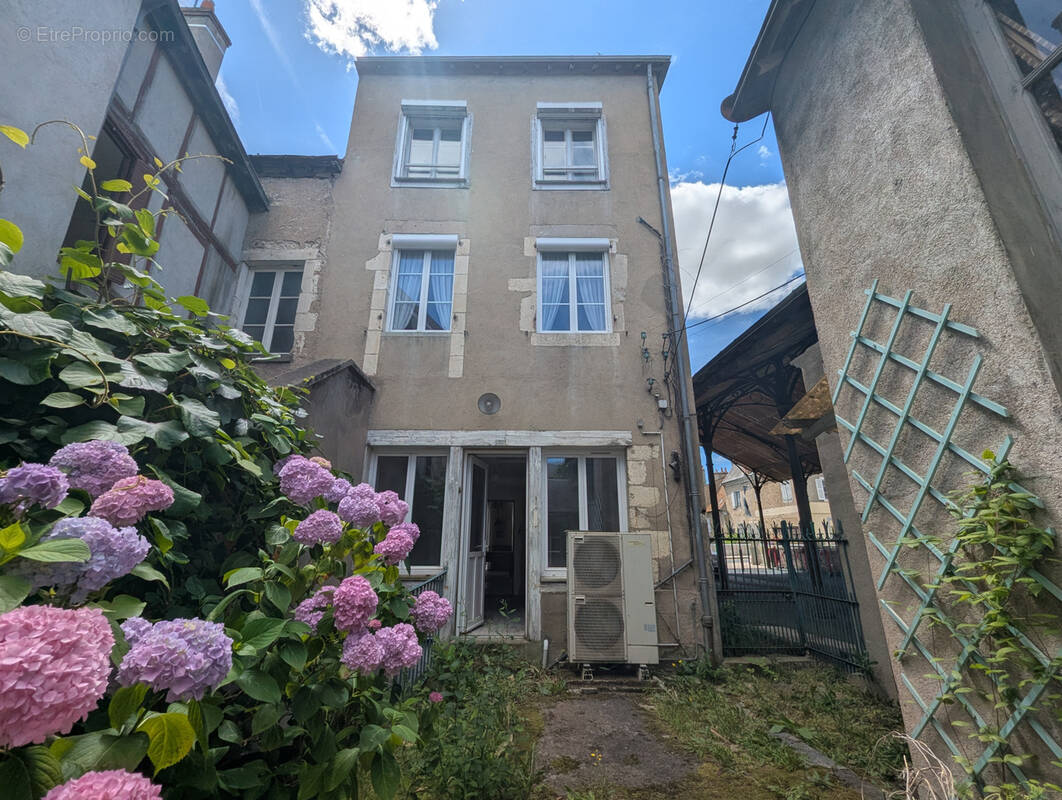 Maison à NEUVY-SAINT-SEPULCHRE
