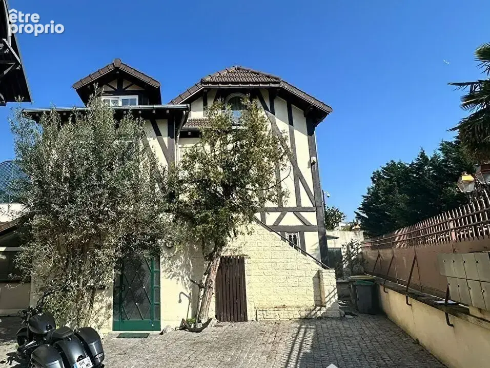 Maison  avec Berges de lac - Enghien Les Bains 11 pièce(s) 241 m2 - 410 m2 de terrain - photo 4
