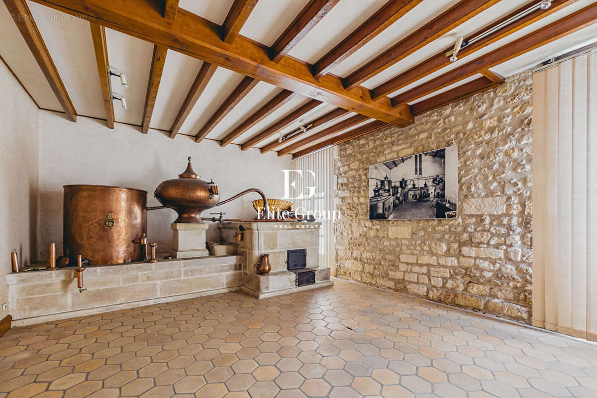 Maison à CHATEAUNEUF-SUR-CHARENTE