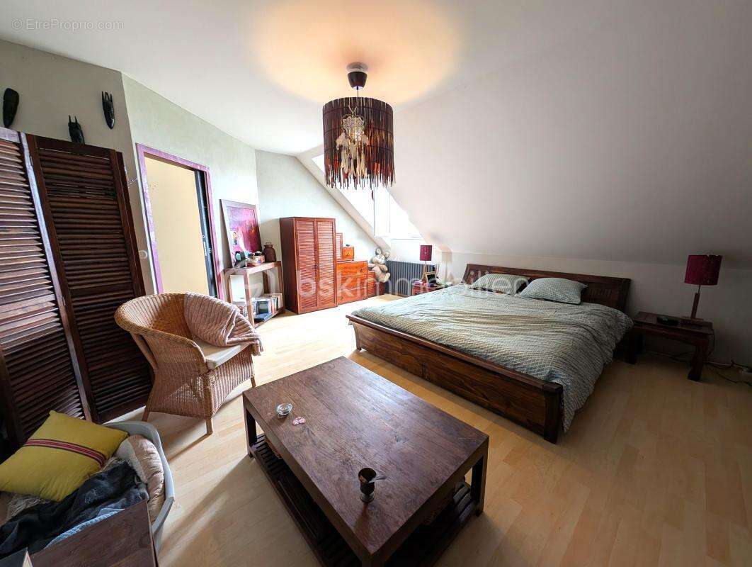 Maison à CHAMPS-SUR-MARNE