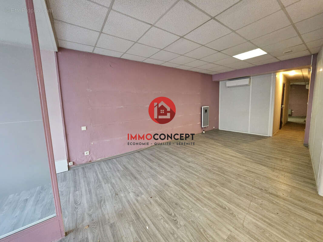 Commerce à BAGNOLS-SUR-CEZE