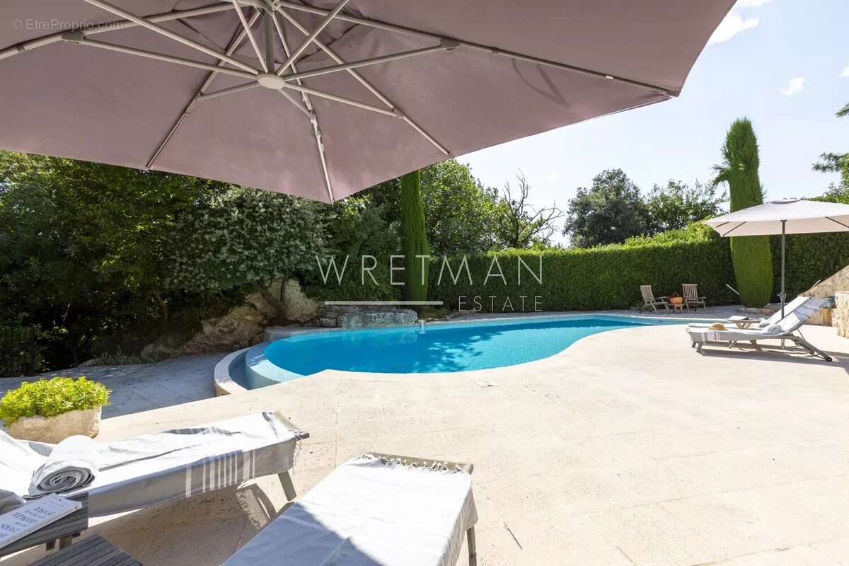 Maison à TOURRETTES-SUR-LOUP