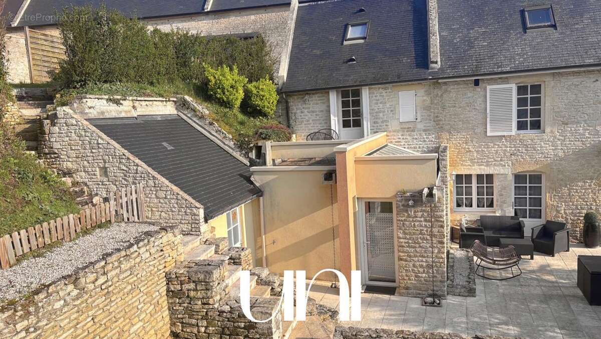 Maison à FONTAINE-HENRY