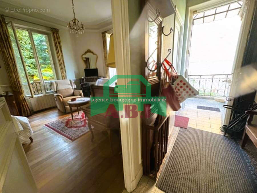58, en Exclusivité - Propriété rare à Clamecy - Beaucoup de charme pour cette maison env 80m2 habitable sur 16 - photo 4