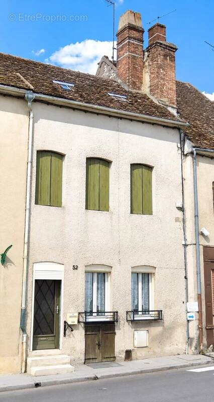 Maison à BRIENON-SUR-ARMANCON