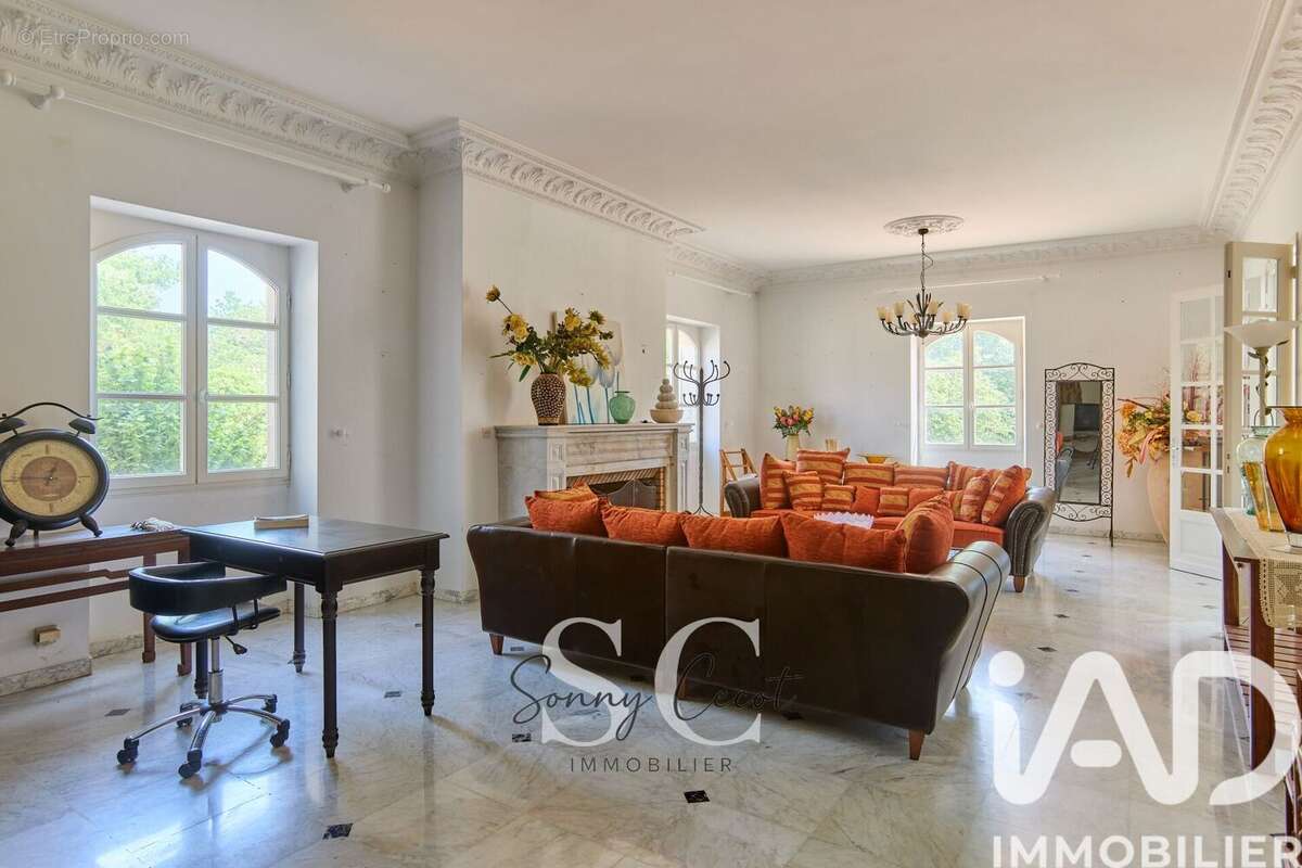 Maison 420 m² à Cuq  - photo 6