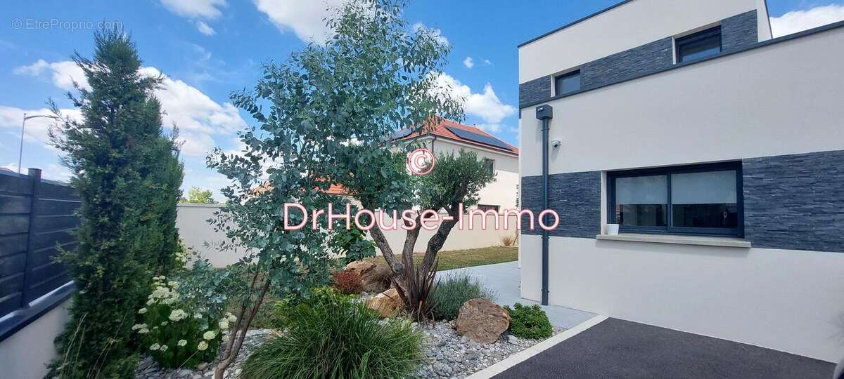 Maison à BREVIANDES