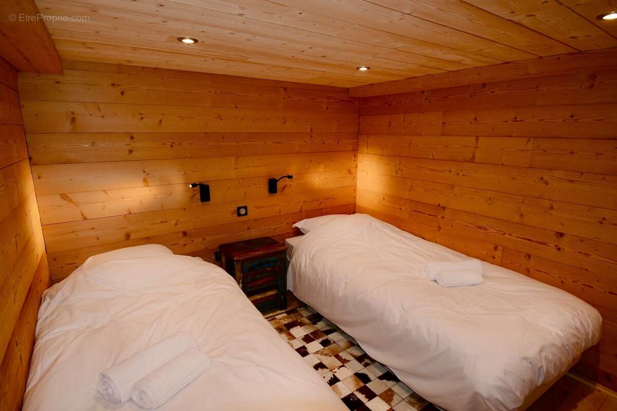 Dpt haute savoie (74), à vendre thollon-les-memises maison-gîte coeur de station - photo 30