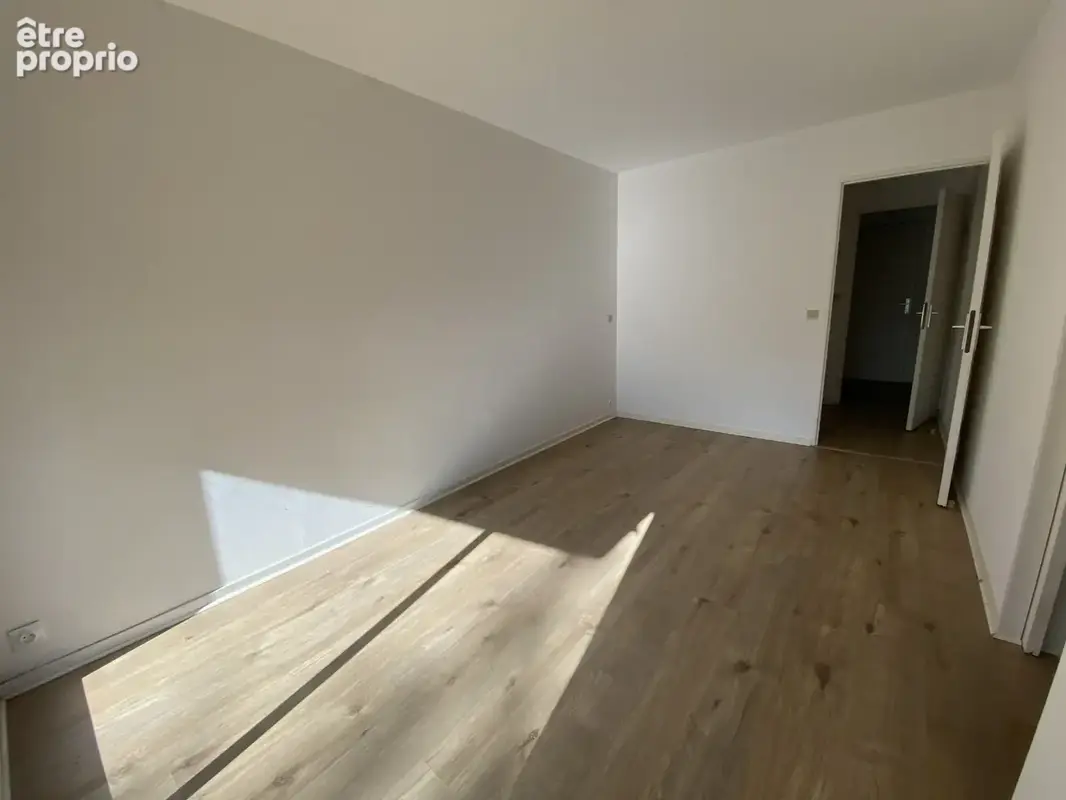 Appartement T5 avec jardin privatif, box et parking - photo 7