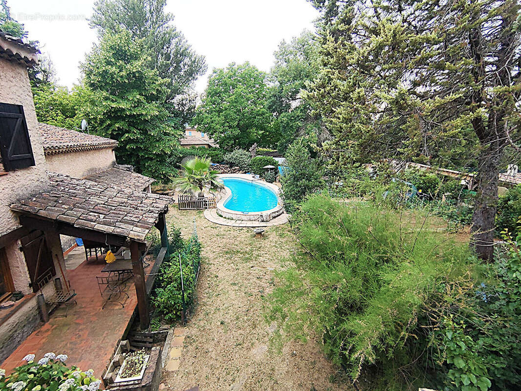 NEOULES Maison à vendre T9 de 320 m² sur 2190m² de terrain avec piscine et garage. - photo 9
