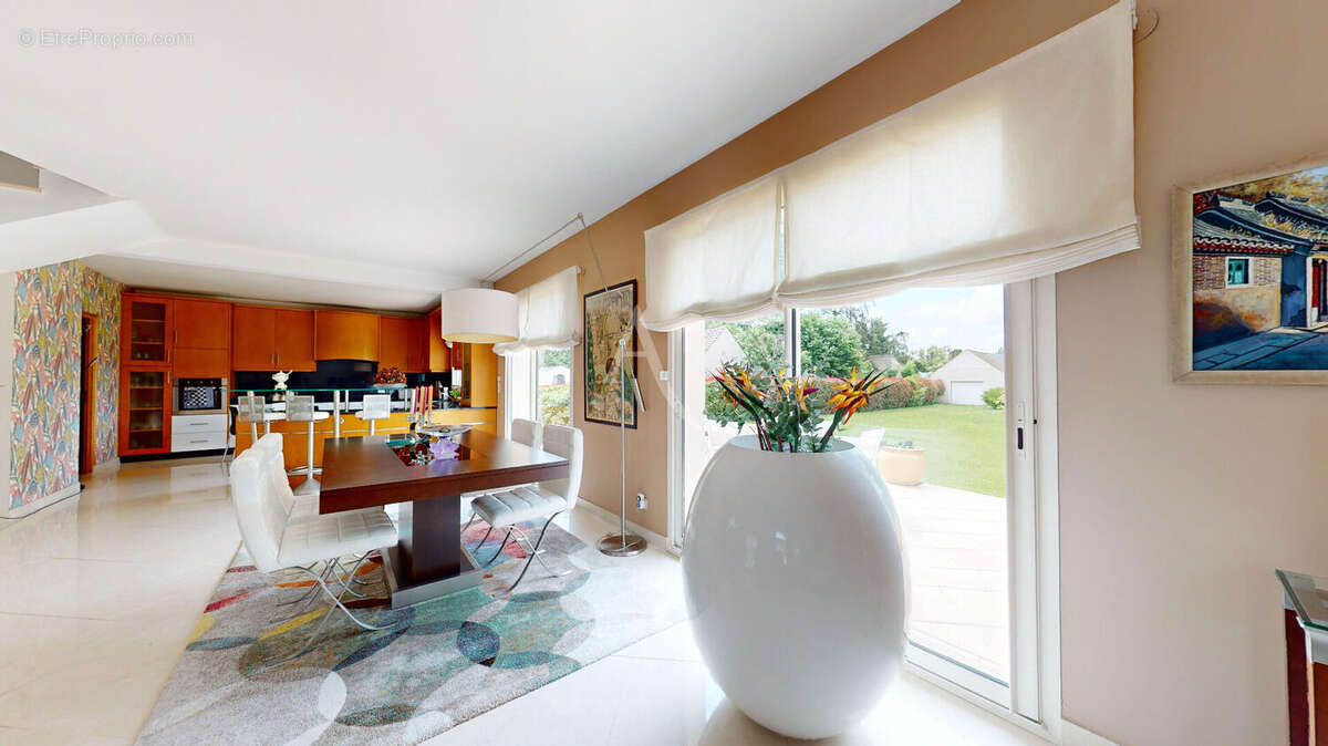 Maison à OZOIR-LA-FERRIERE