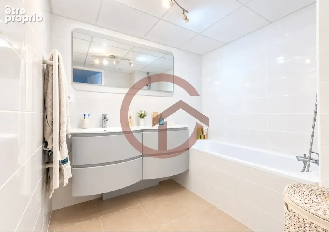 Exclusivité   viager occupé  à saint-aygulf   appartement t3 traversant 73 m2, box, parking - décote 40 % - photo 7