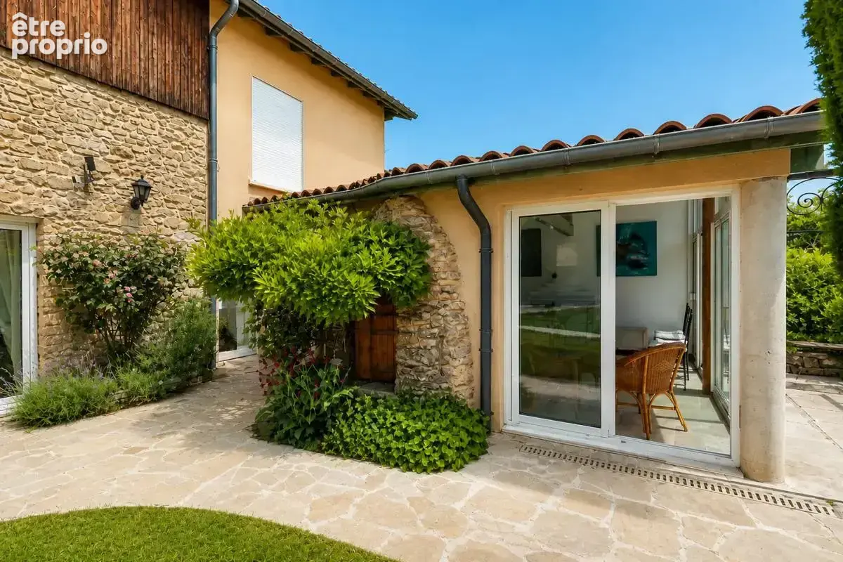 Maison de 8 pièces de 236 m² à Frontonas - photo 7