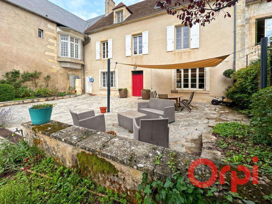 Maison à SAINT-AMAND-MONTROND