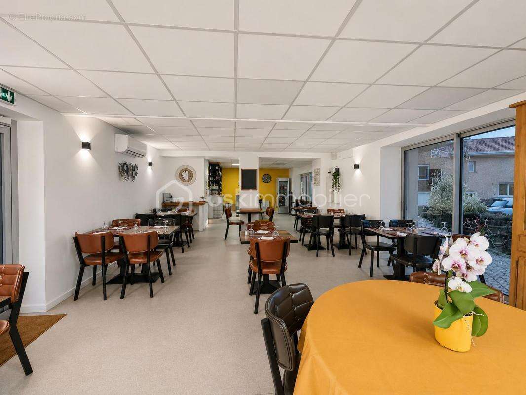 À Vendre : Fond de Commerce “Épicerie / Restaurant' – Centre de Cordelle - photo 2