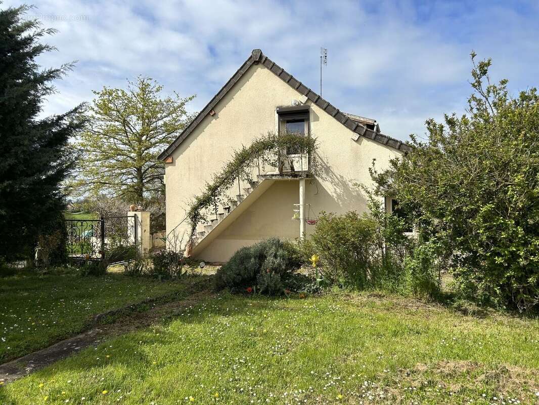 Maison à BESSAIS-LE-FROMENTAL