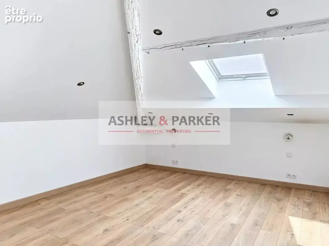 NICE GAIRAUT – VILLA LAETITIA – Appartement 4 pièces de caractère avec volumes, mezzanine, vue verdure et extérieur à aménager - photo 27