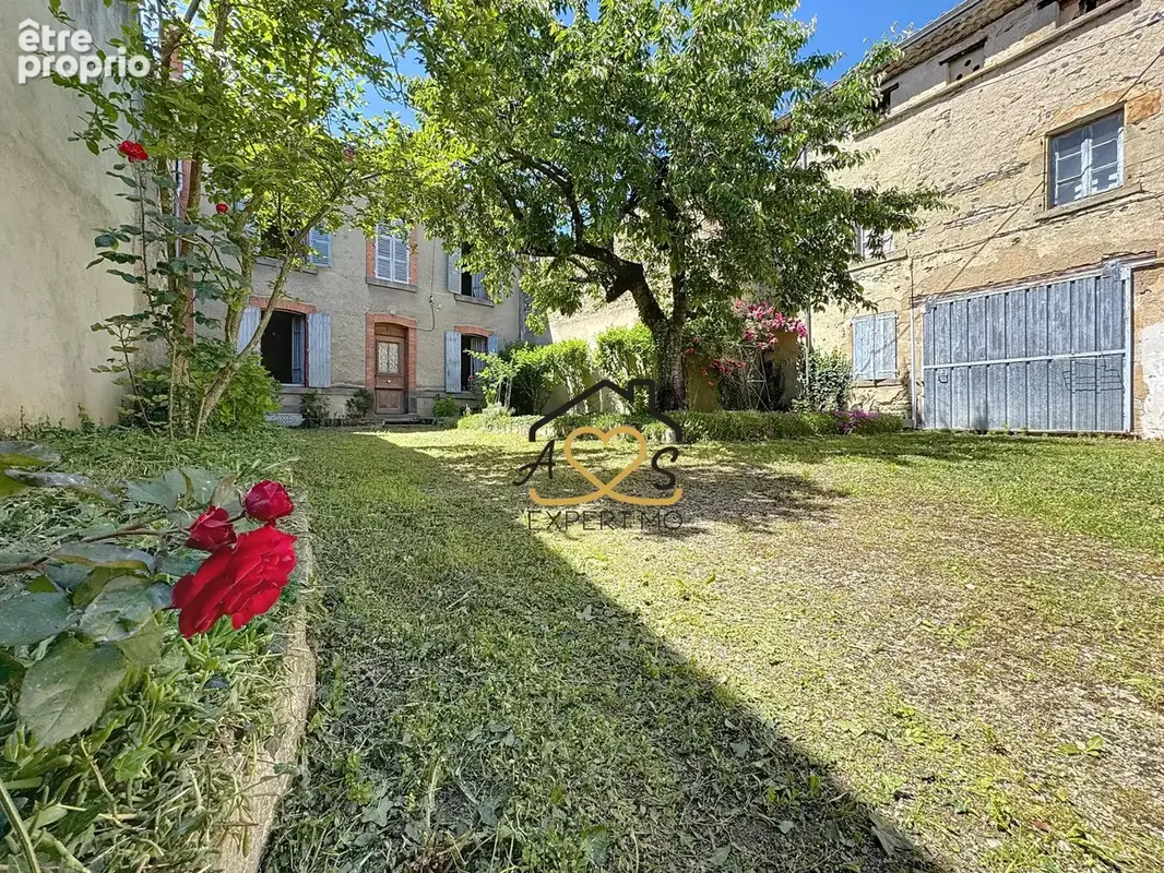 Maison de maître avec dépendances - billom 63160 - photo 2