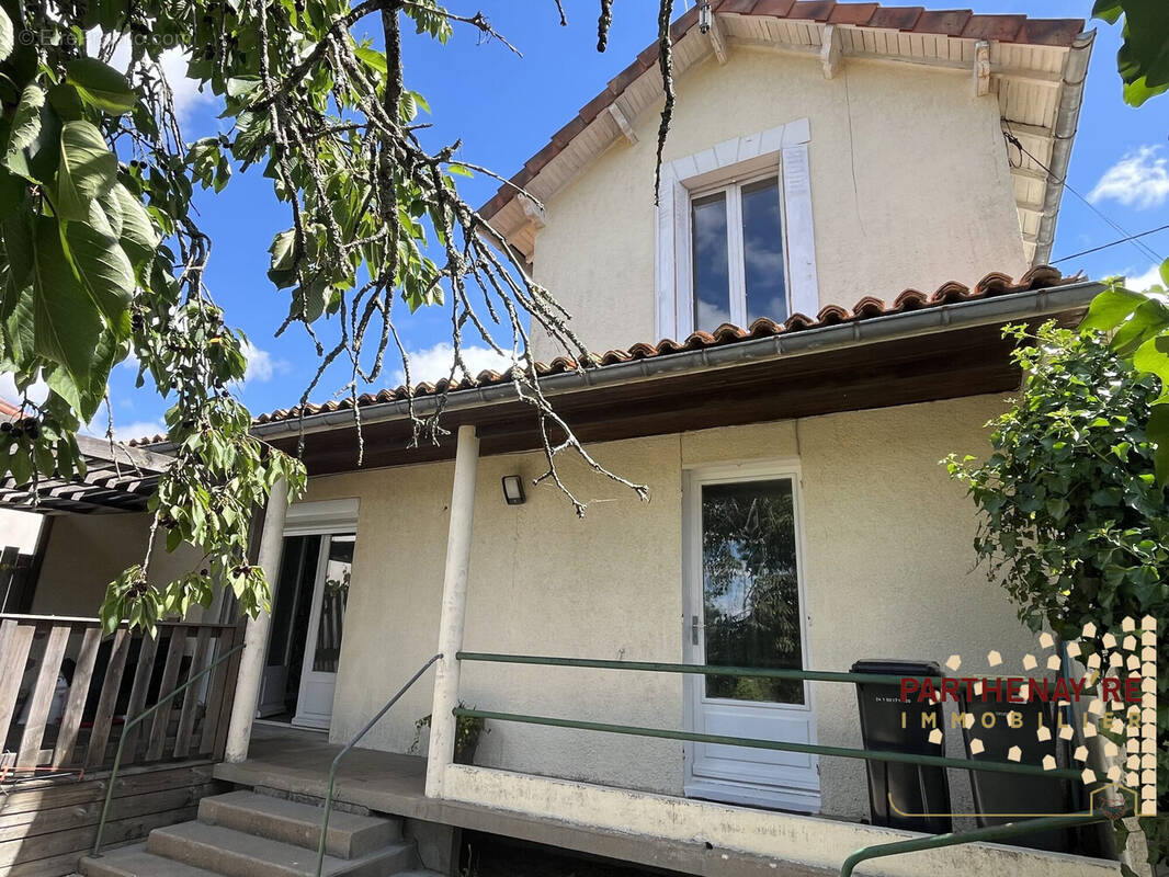 Maison à PARTHENAY