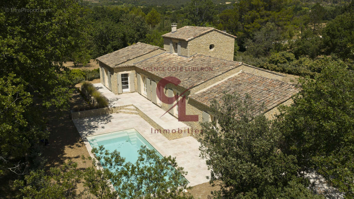 Maison à GORDES