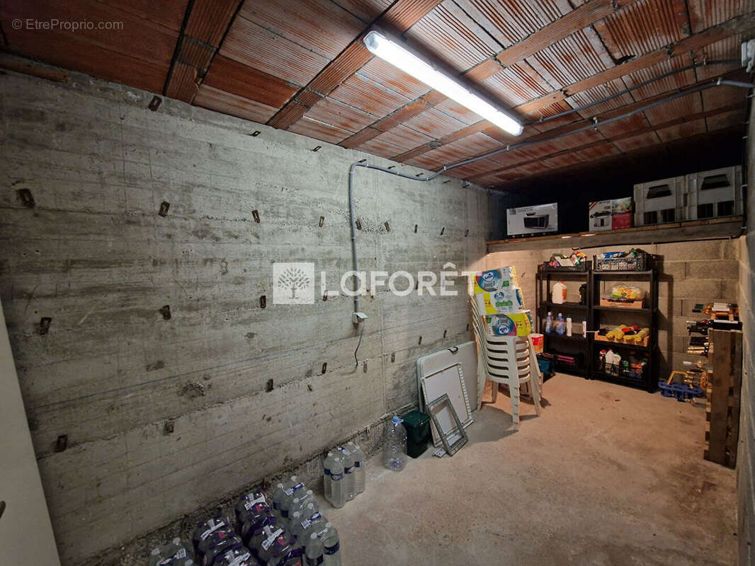 Appartement à ONET-LE-CHATEAU