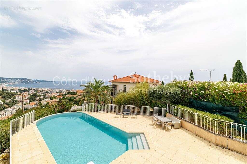 Duplex avec jardin, piscine et vue panoramique sur la mer sur les hauteurs de Nice - photo 19