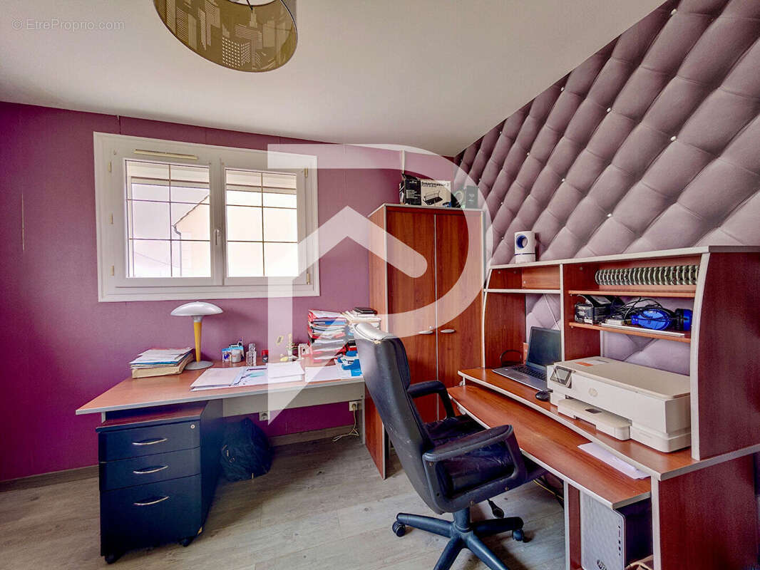 Maison à VILLENEUVE-SAINT-GERMAIN