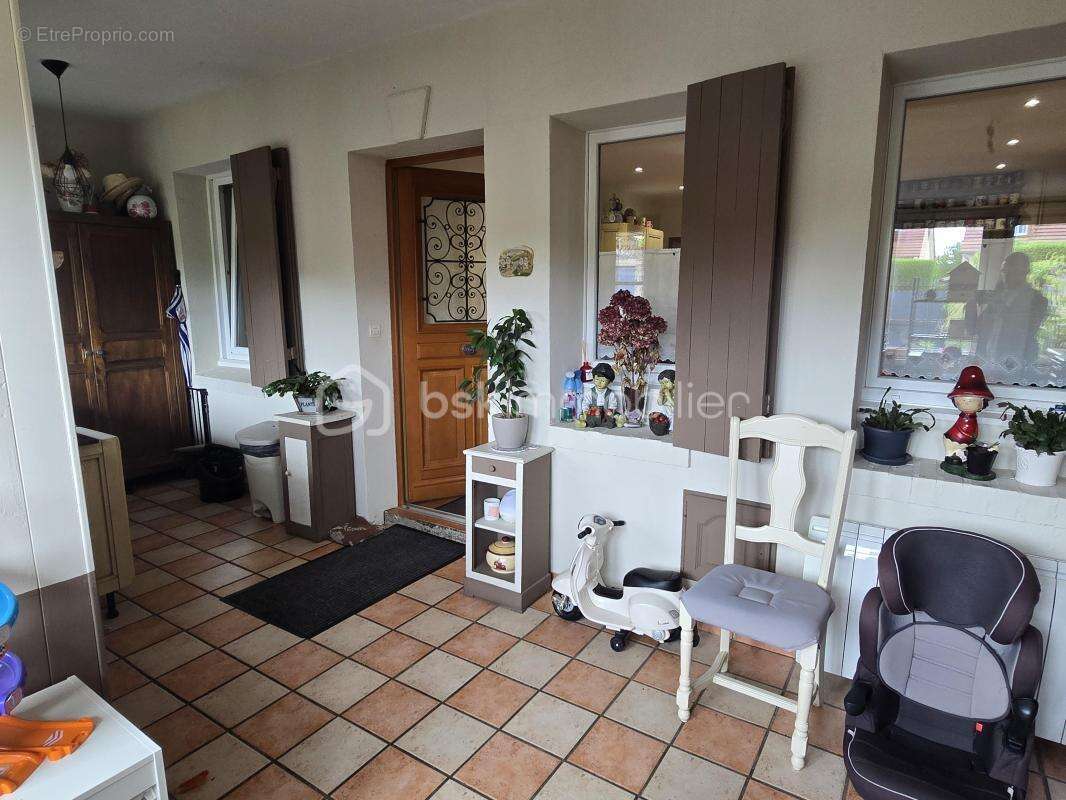 Maison familiale de 138m² - 4 chambres, jardin et garage - Tillé (60000) - photo 3