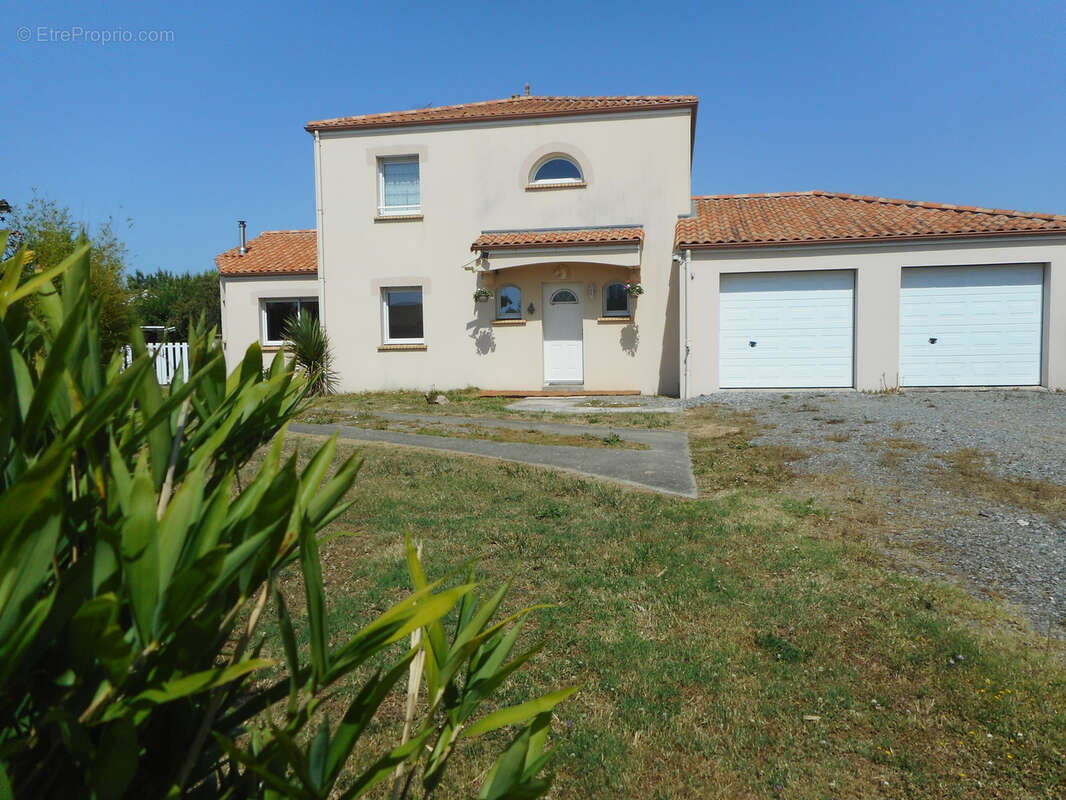 Maison à SAINT-MICHEL-CHEF-CHEF