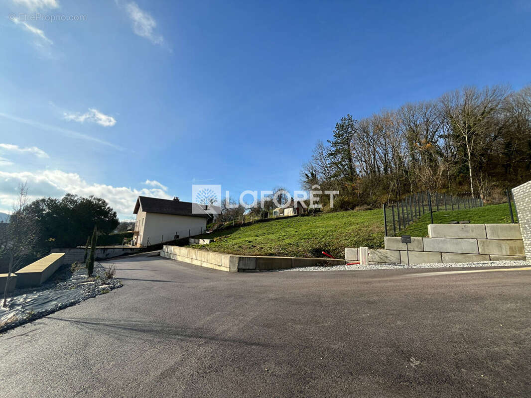 Terrain à LONS-LE-SAUNIER